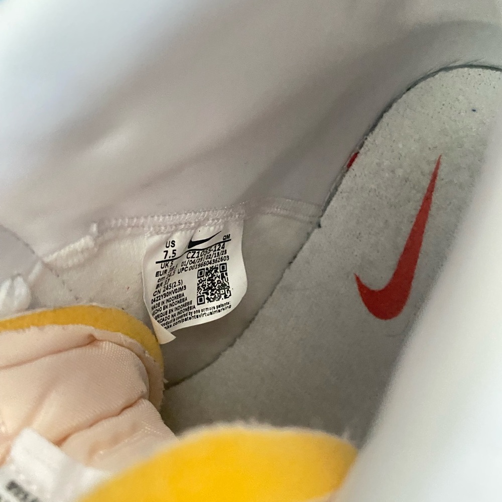 Nike blazer White and Blue High-Tops - Picture 5 of 5